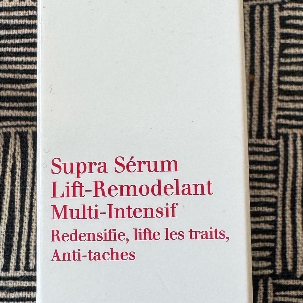 Clarins super restorative remodelling serum